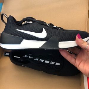 BRAND NEW never worn Nike Ashin shoes